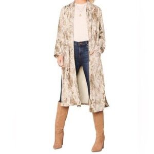 Cupcakes and Cashmere Snake Print Long Kimono Women’s Medium Cream Tan Brown